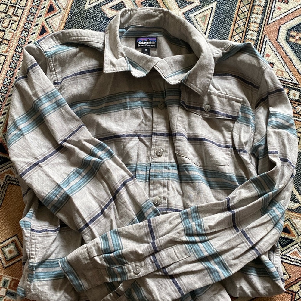 Men’s Patagonia Fleece Shirt- Medium